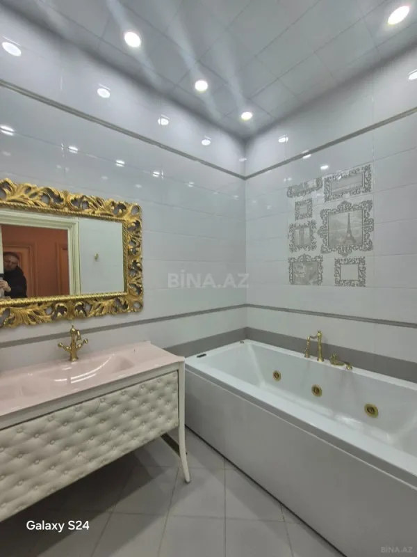 Satılır 4 otaqlı mənzil 200 m²