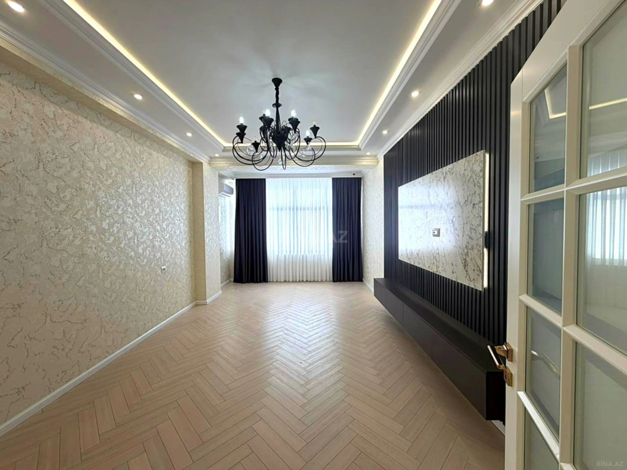 Satılır 4 otaqlı mənzil 134 m²