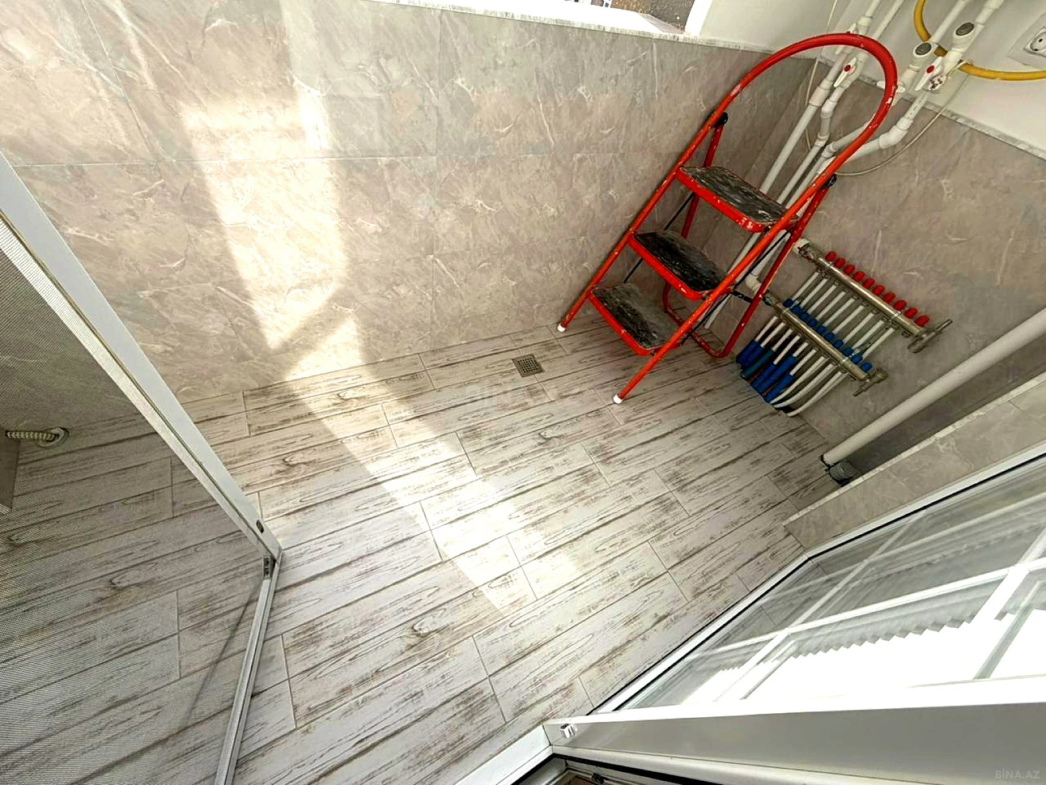 Satılır 4 otaqlı mənzil 134 m²