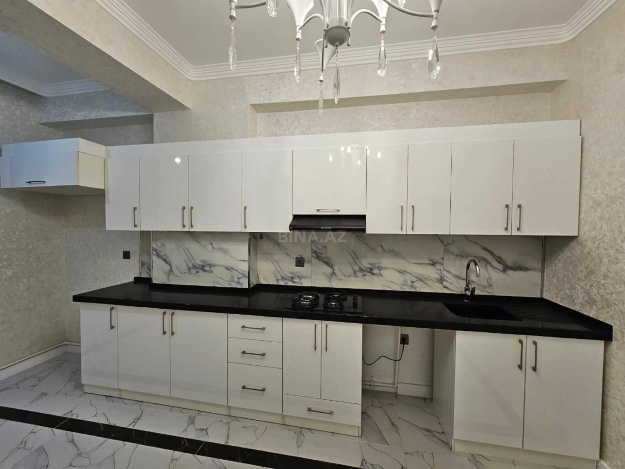 Satılır 3 otaqlı mənzil 128 m²