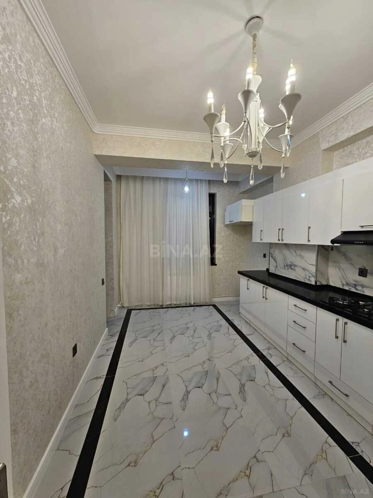 Satılır 3 otaqlı mənzil 128 m²