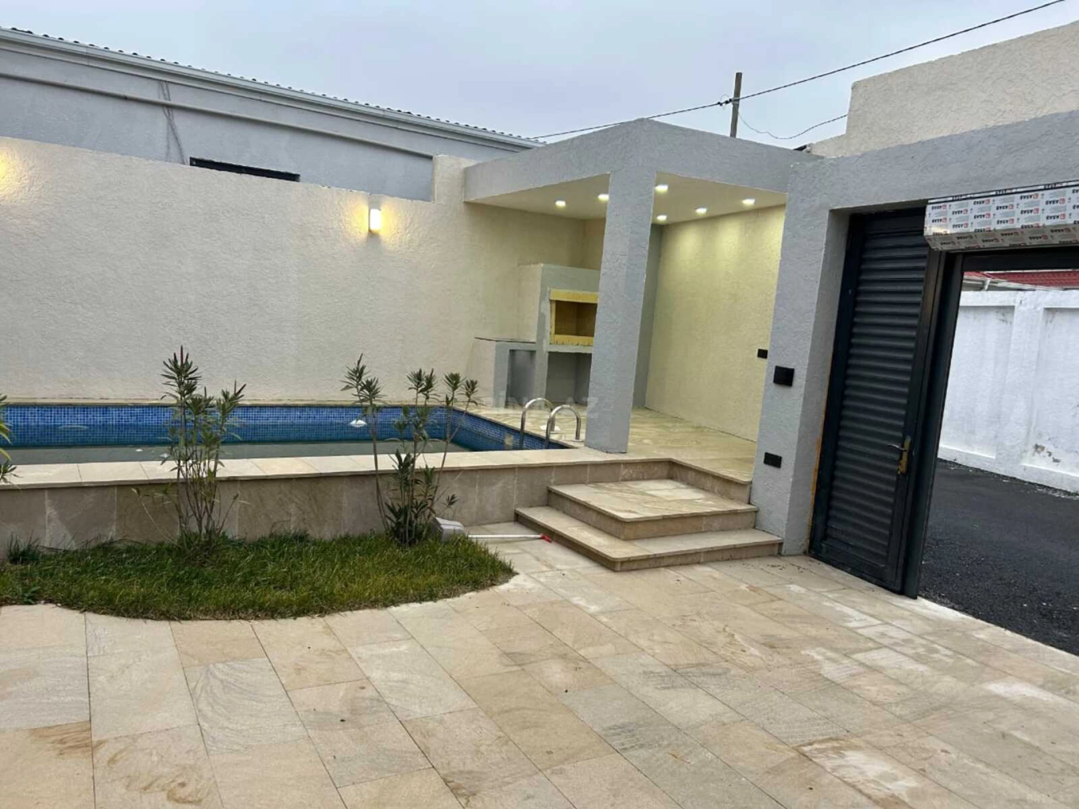 Satılır 3 otaqlı həyət evi 140 m²