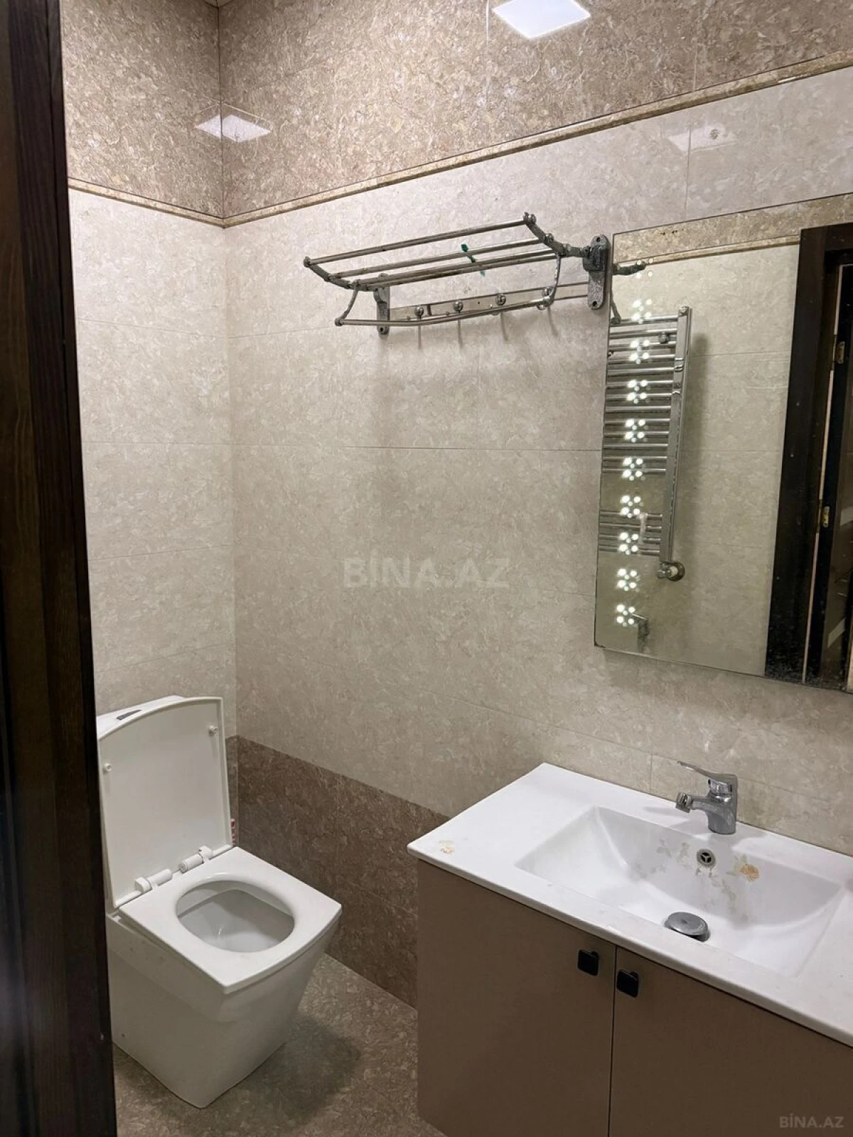 Satılır 3 otaqlı mənzil 97 m²