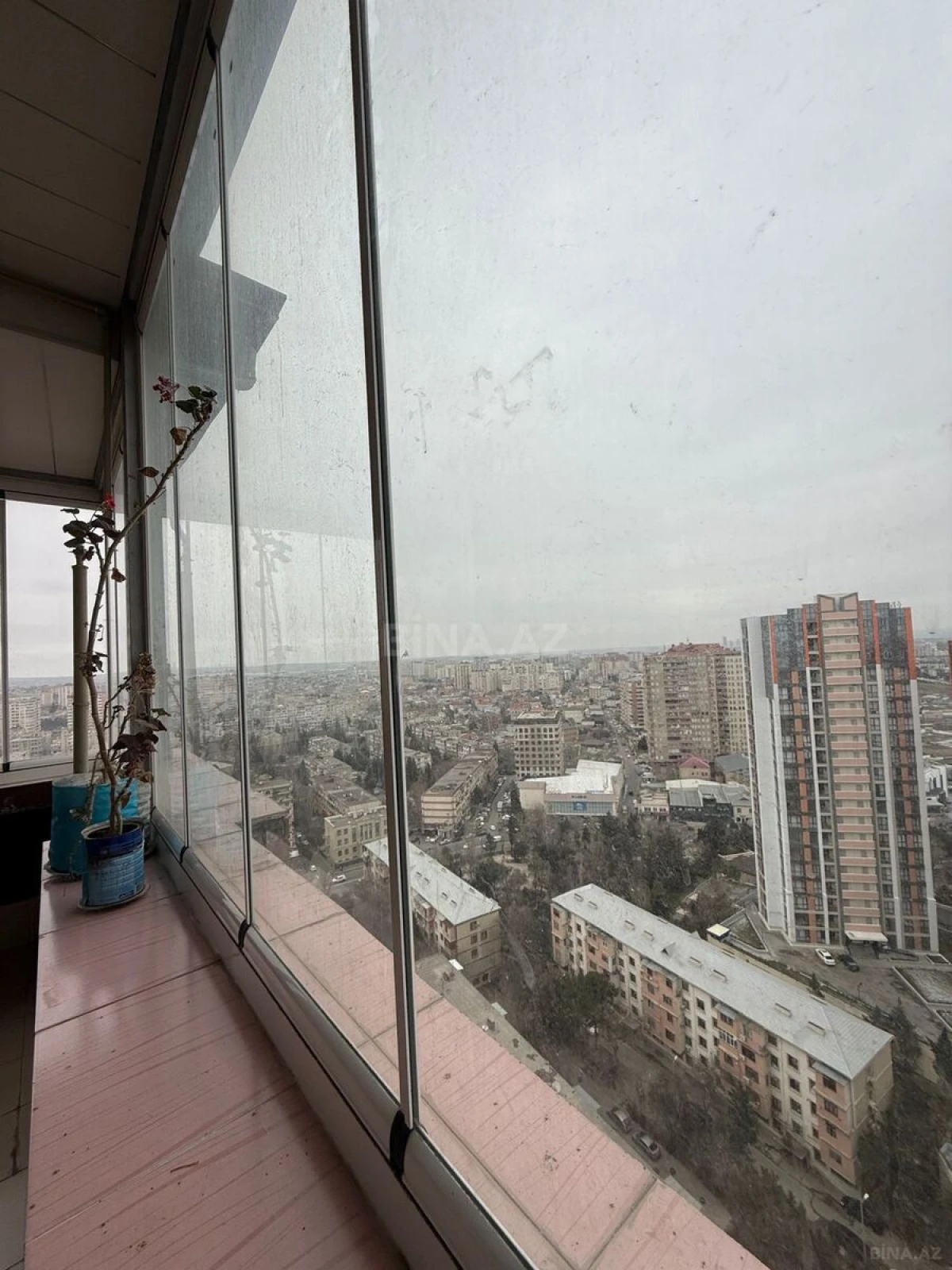 Satılır 3 otaqlı mənzil 97 m²