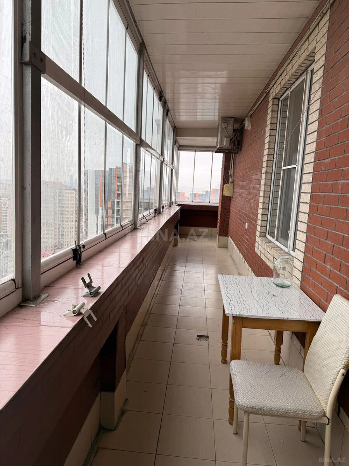 Satılır 3 otaqlı mənzil 97 m²