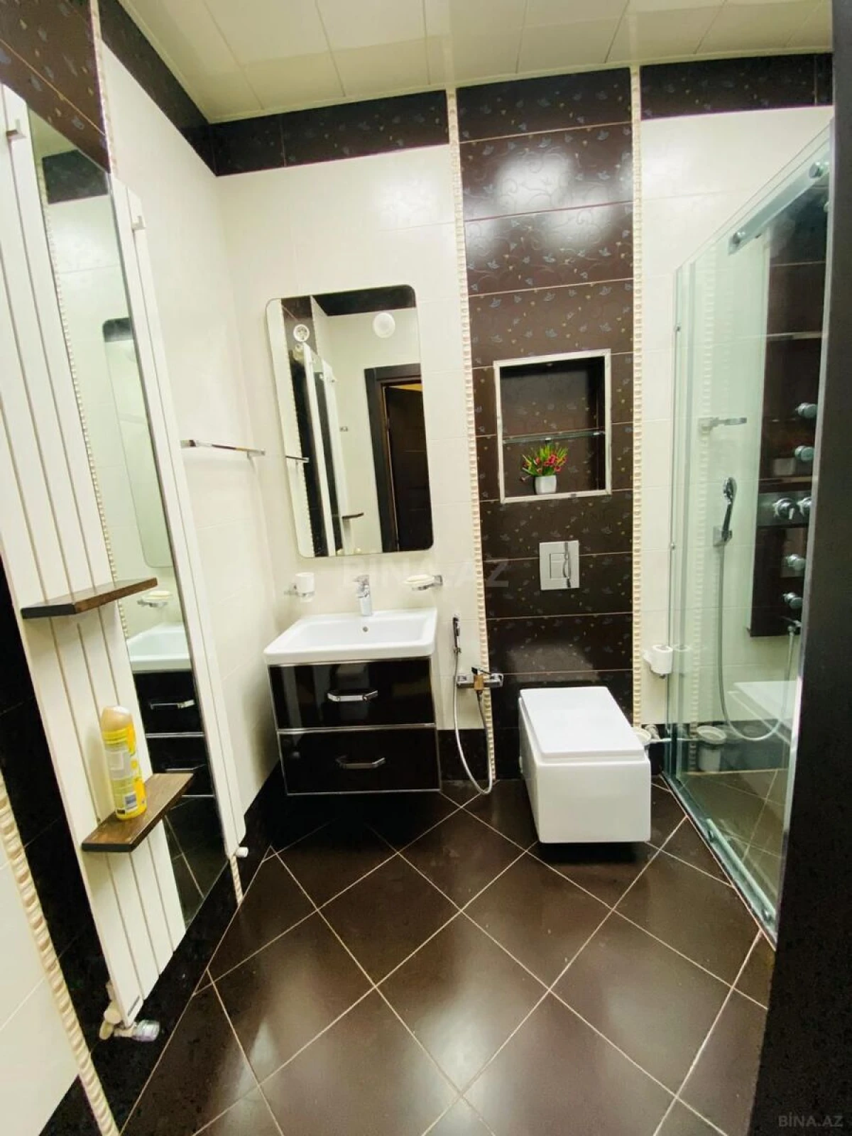 Kirayə verilir 3 otaqlı mənzil 101 m²