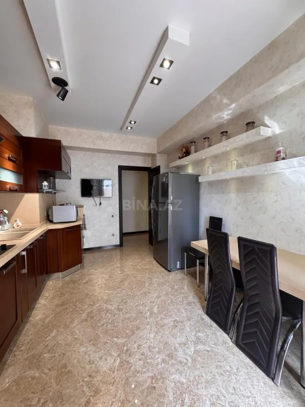 Kirayə verilir 3 otaqlı mənzil 101 m²