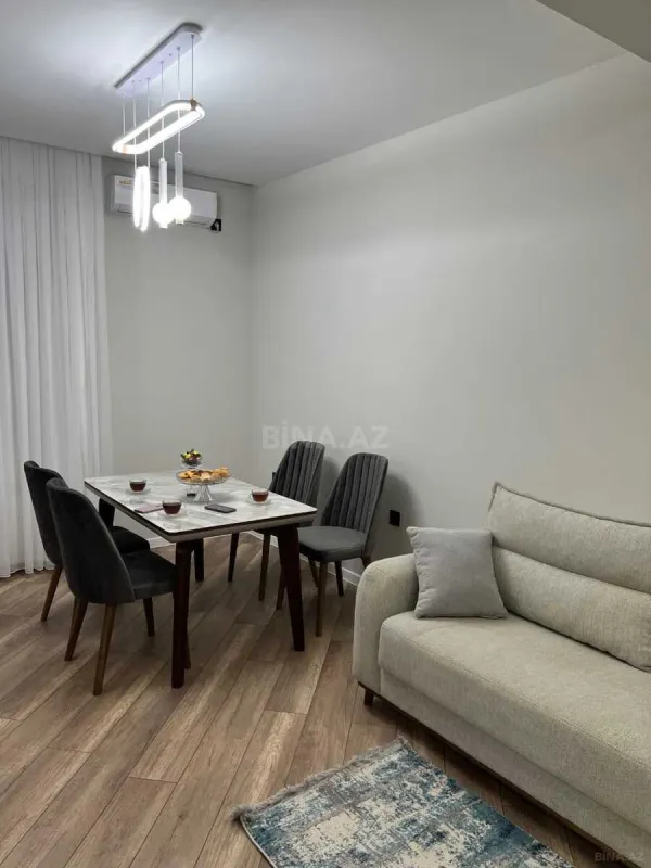 Kirayə verilir 2 otaqlı mənzil 60 m²