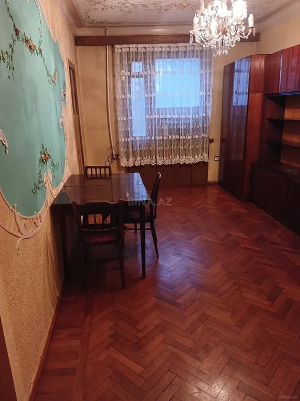 Kirayə verilir 4 otaqlı mənzil 100 m²