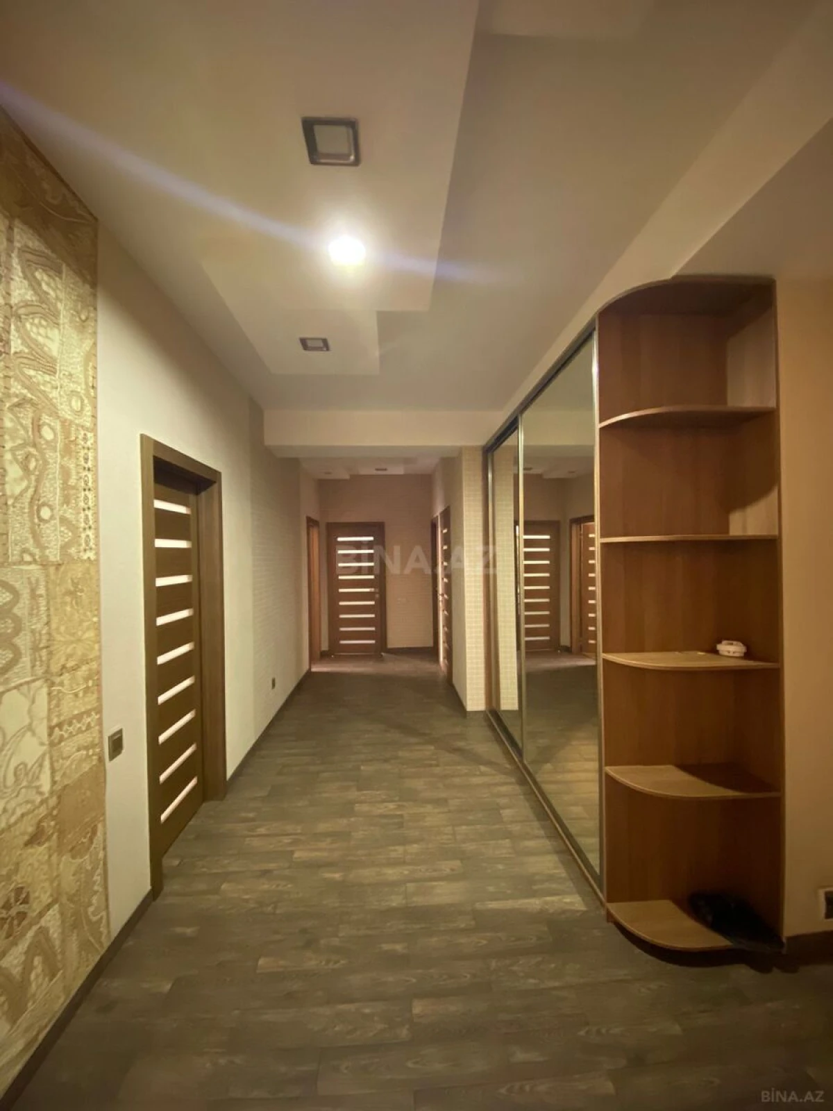 Kirayə verilir 3 otaqlı mənzil 140 m²