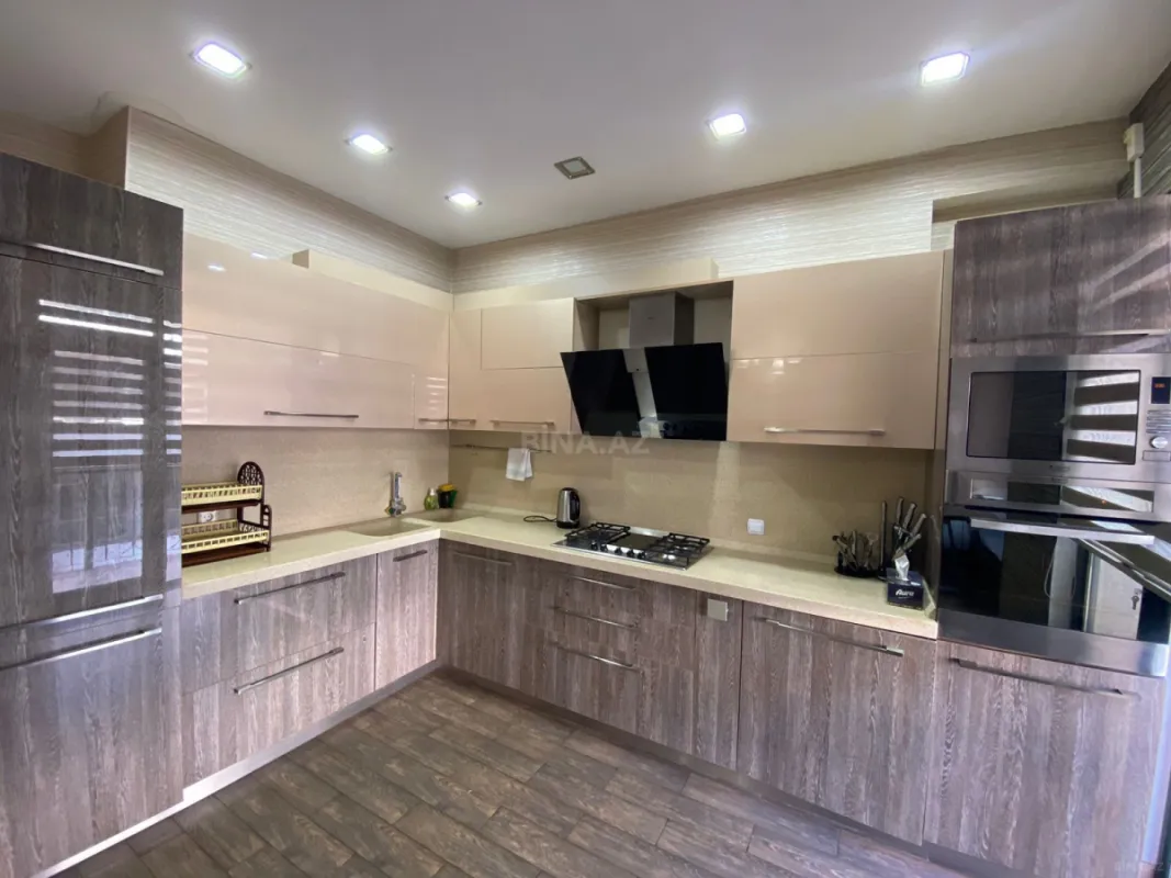 Kirayə verilir 3 otaqlı mənzil 140 m²