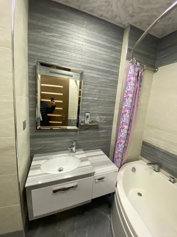 Kirayə verilir 3 otaqlı mənzil 140 m²