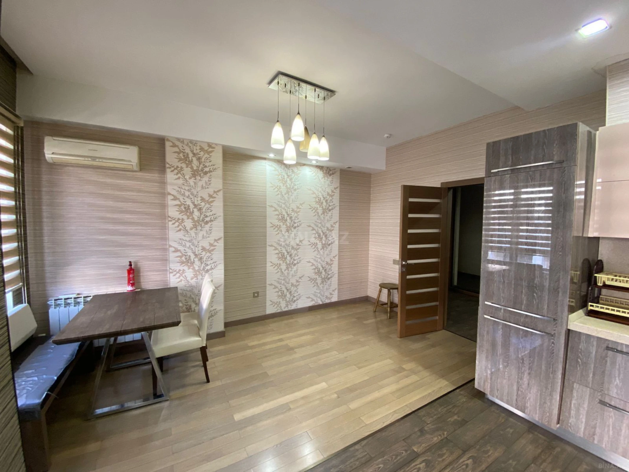 Kirayə verilir 3 otaqlı mənzil 140 m²