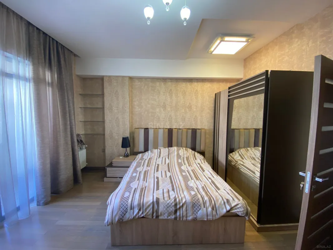 Kirayə verilir 3 otaqlı mənzil 140 m²