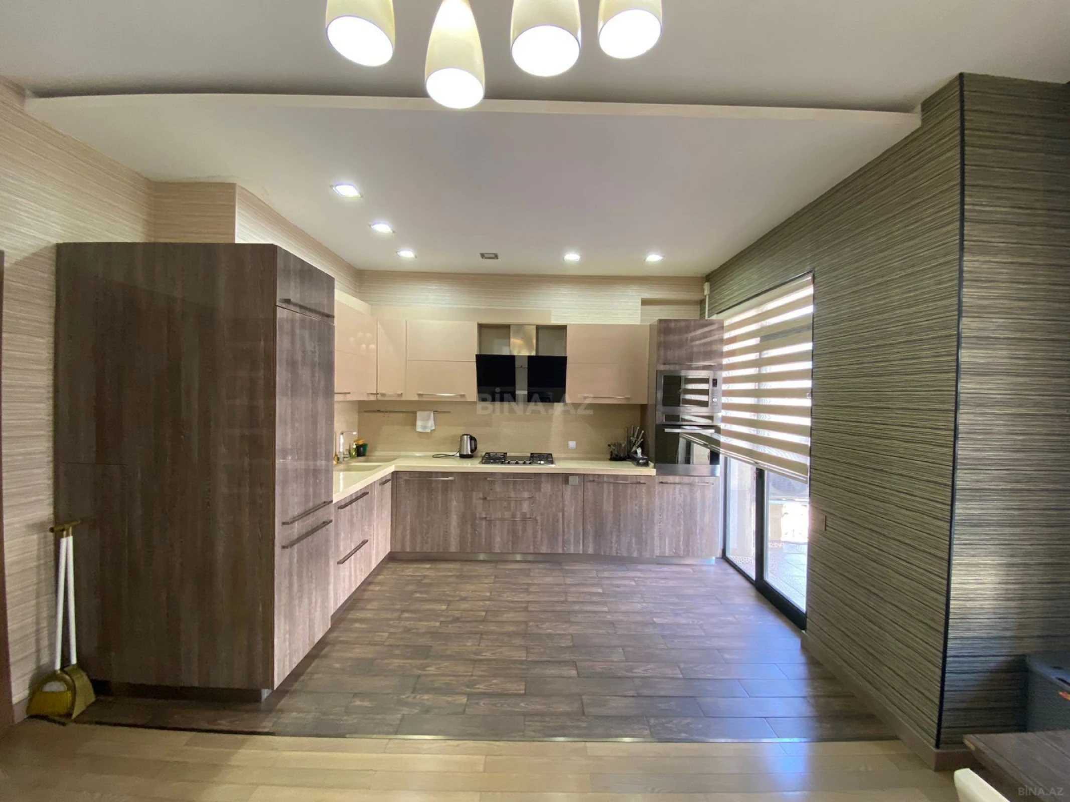 Kirayə verilir 3 otaqlı mənzil 140 m²