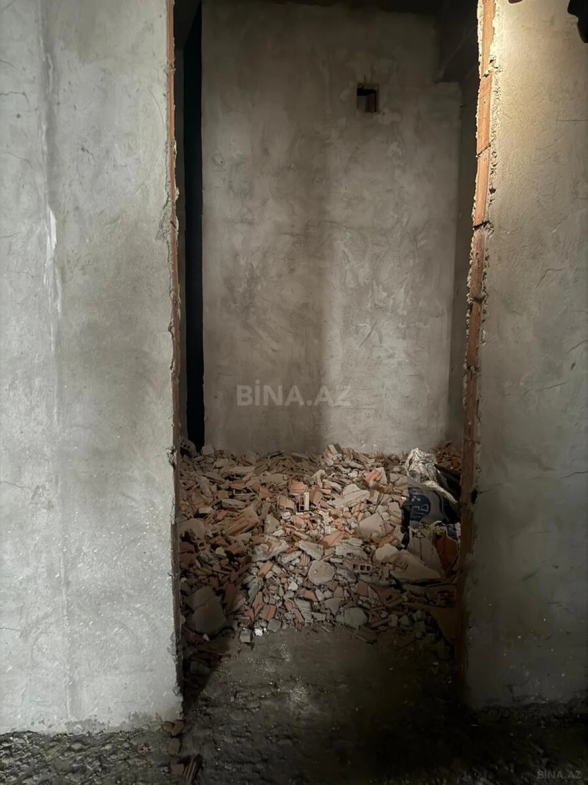 Satılır 3 otaqlı mənzil 168.3 m²