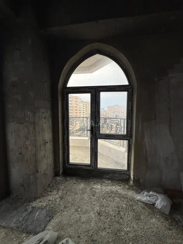 Satılır 3 otaqlı mənzil 168.3 m²