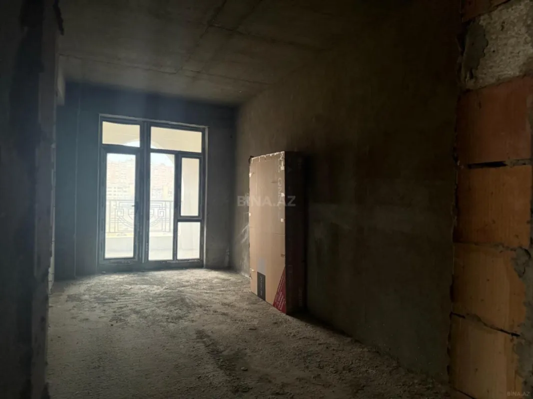 Satılır 3 otaqlı mənzil 168.3 m²