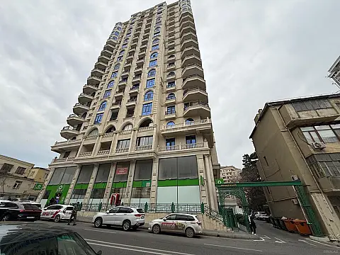 Satılır 3 otaqlı mənzil 168.3 m² — Bakı 3 otaq 168.30 m²