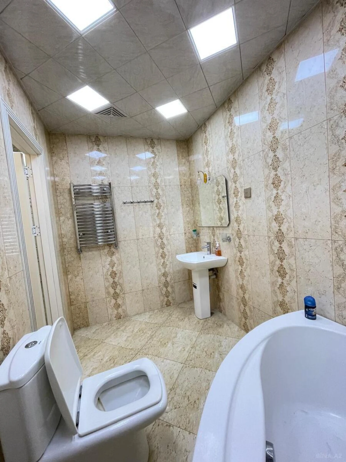 Kirayə verilir 2 otaqlı mənzil 80 m²