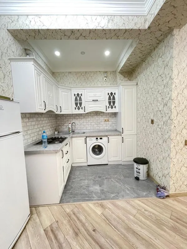 Kirayə verilir 2 otaqlı mənzil 80 m²