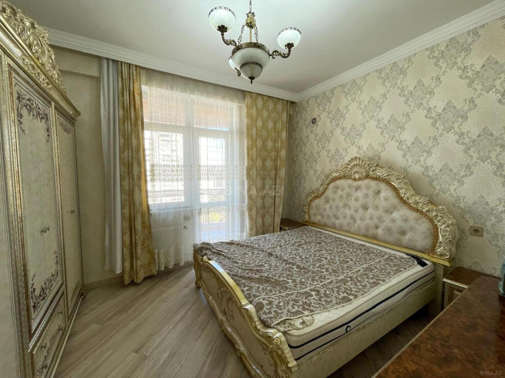 Kirayə verilir 2 otaqlı mənzil 80 m²