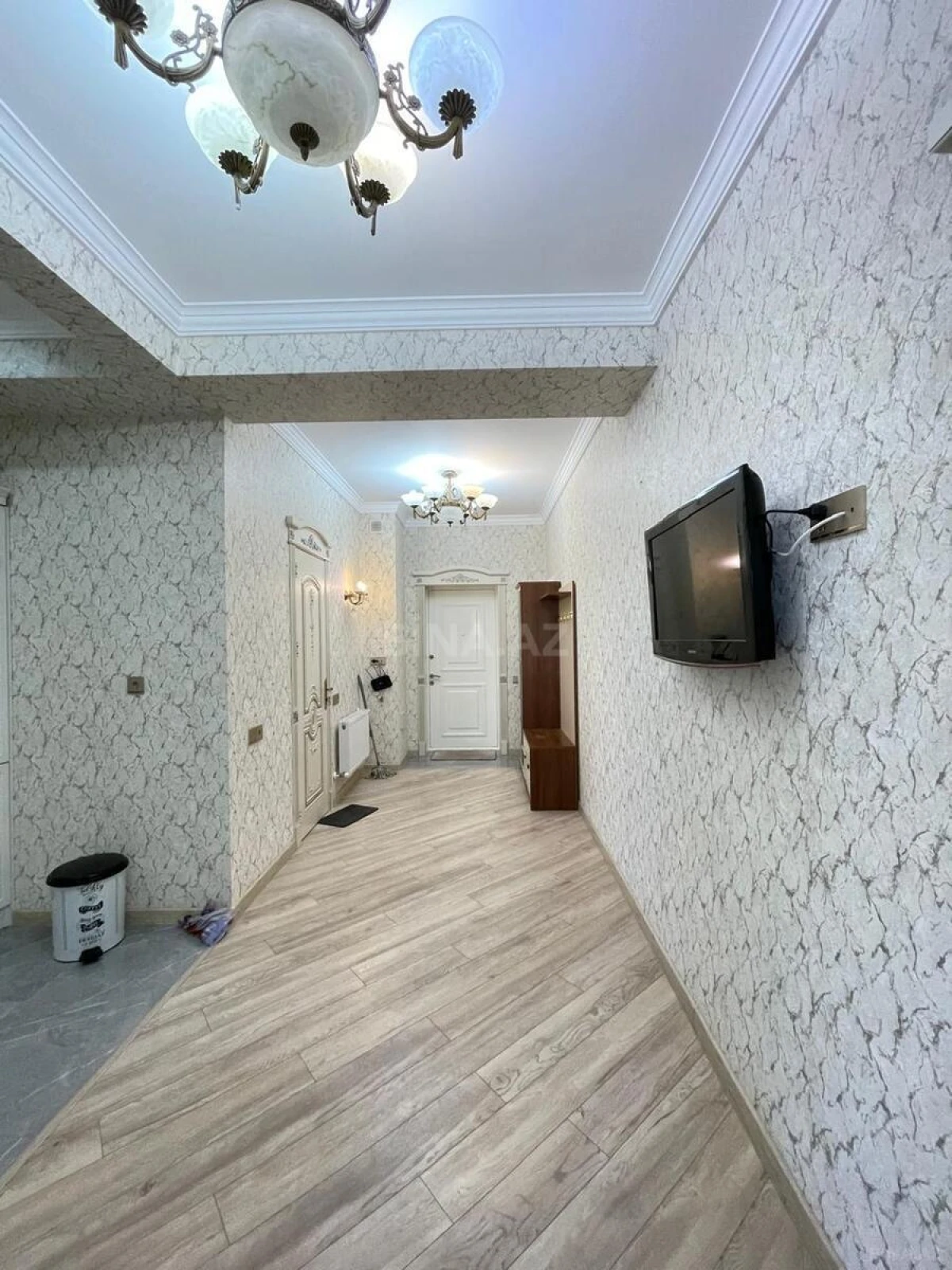Kirayə verilir 2 otaqlı mənzil 80 m²