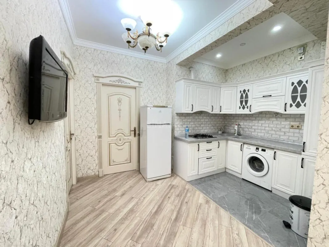 Kirayə verilir 2 otaqlı mənzil 80 m²
