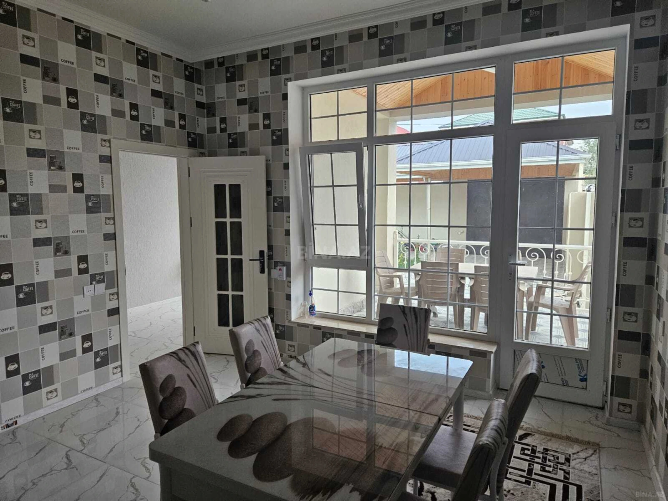 Satılır 5 otaqlı həyət evi 220 m²