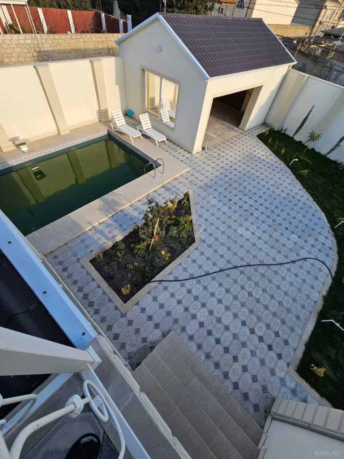 Satılır 5 otaqlı həyət evi 220 m²