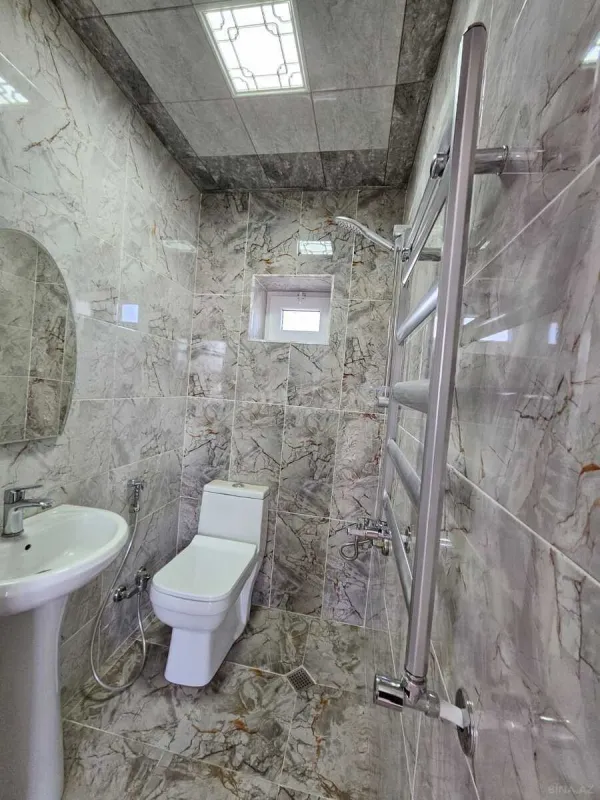 Satılır 5 otaqlı həyət evi 220 m²