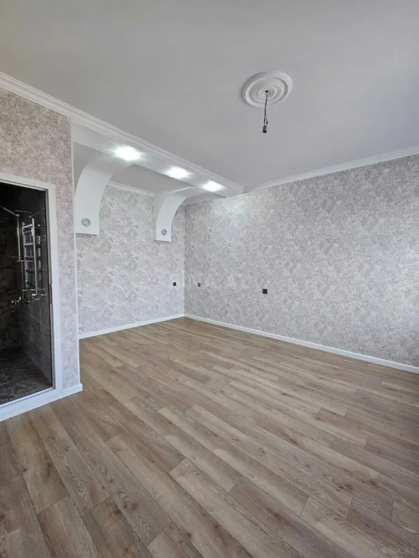 Satılır 5 otaqlı həyət evi 220 m²