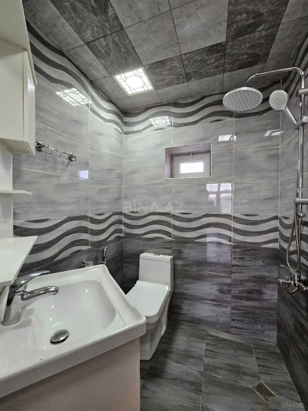 Satılır 5 otaqlı həyət evi 220 m²