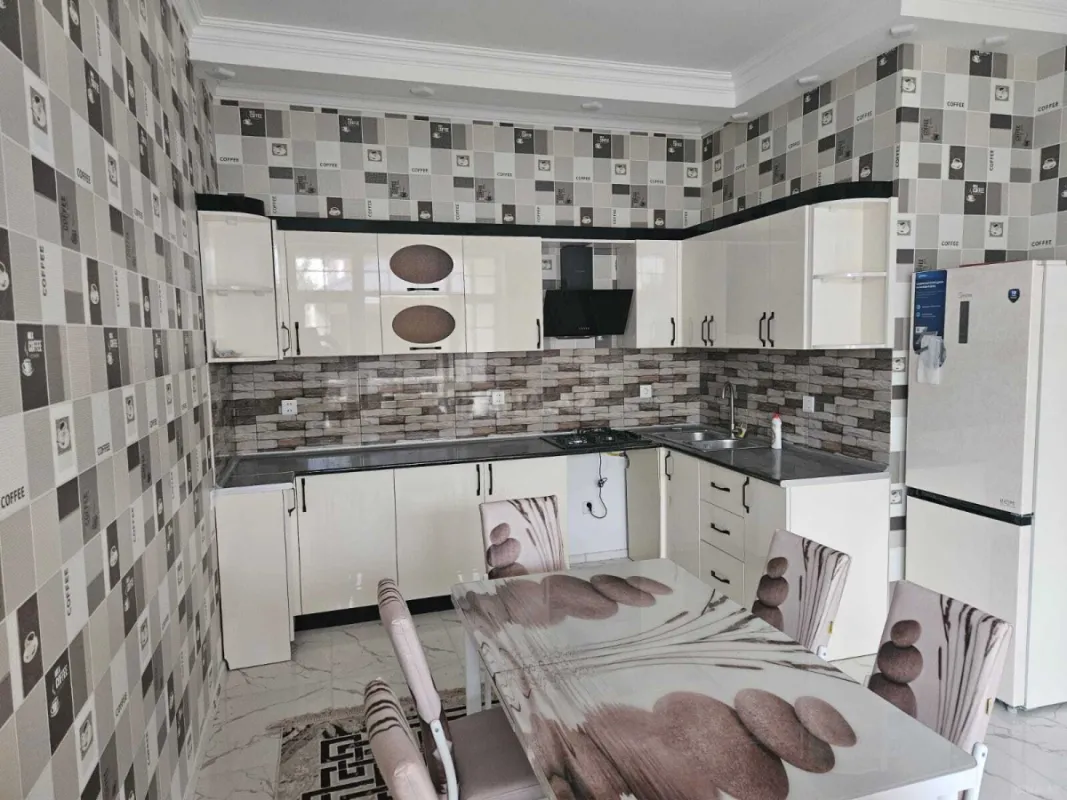 Satılır 5 otaqlı həyət evi 220 m²