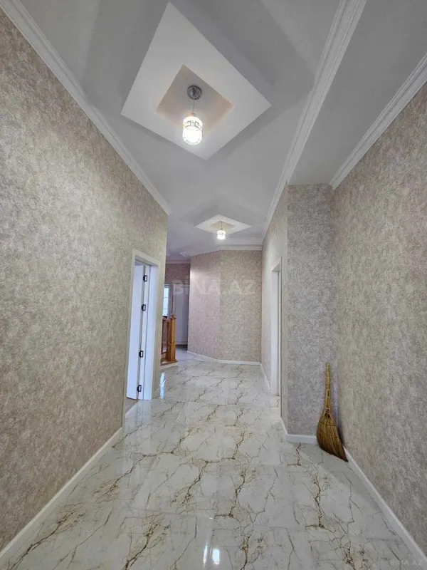 Satılır 5 otaqlı həyət evi 220 m²