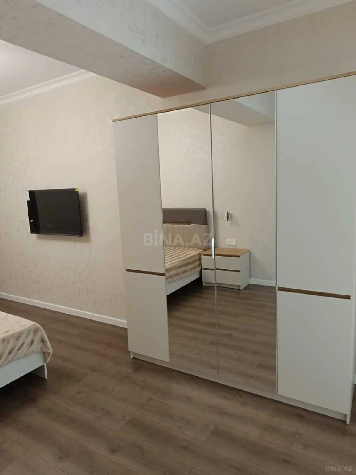 Kirayə verilir 2 otaqlı mənzil 100 m²