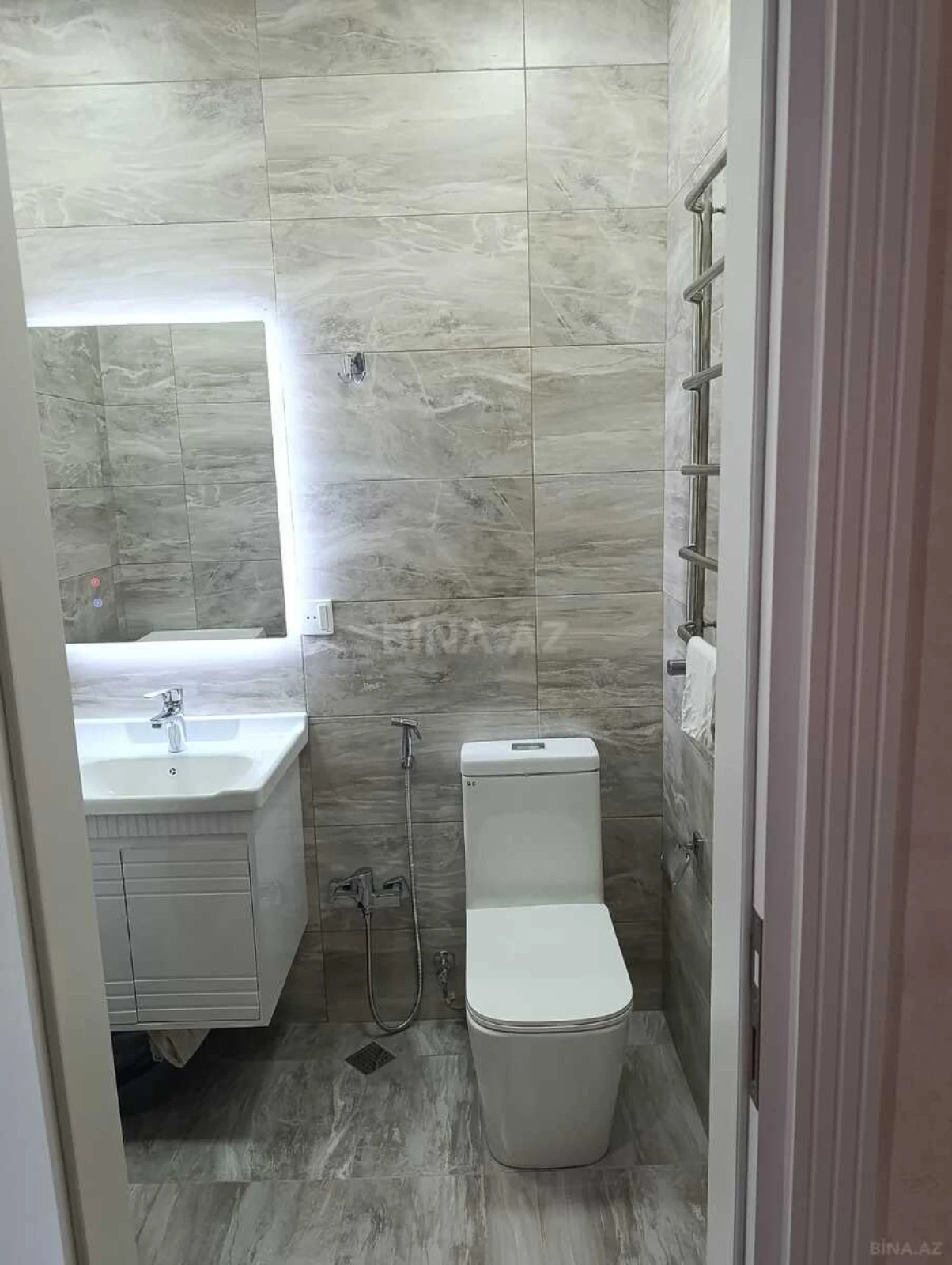 Kirayə verilir 2 otaqlı mənzil 100 m²