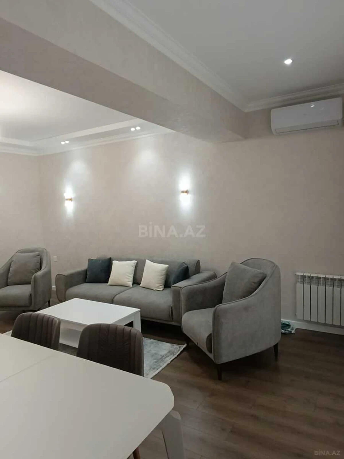 Kirayə verilir 2 otaqlı mənzil 100 m²