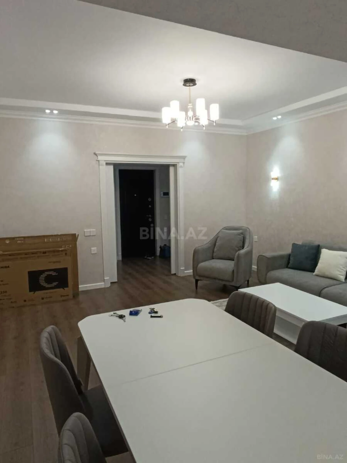 Kirayə verilir 2 otaqlı mənzil 100 m²