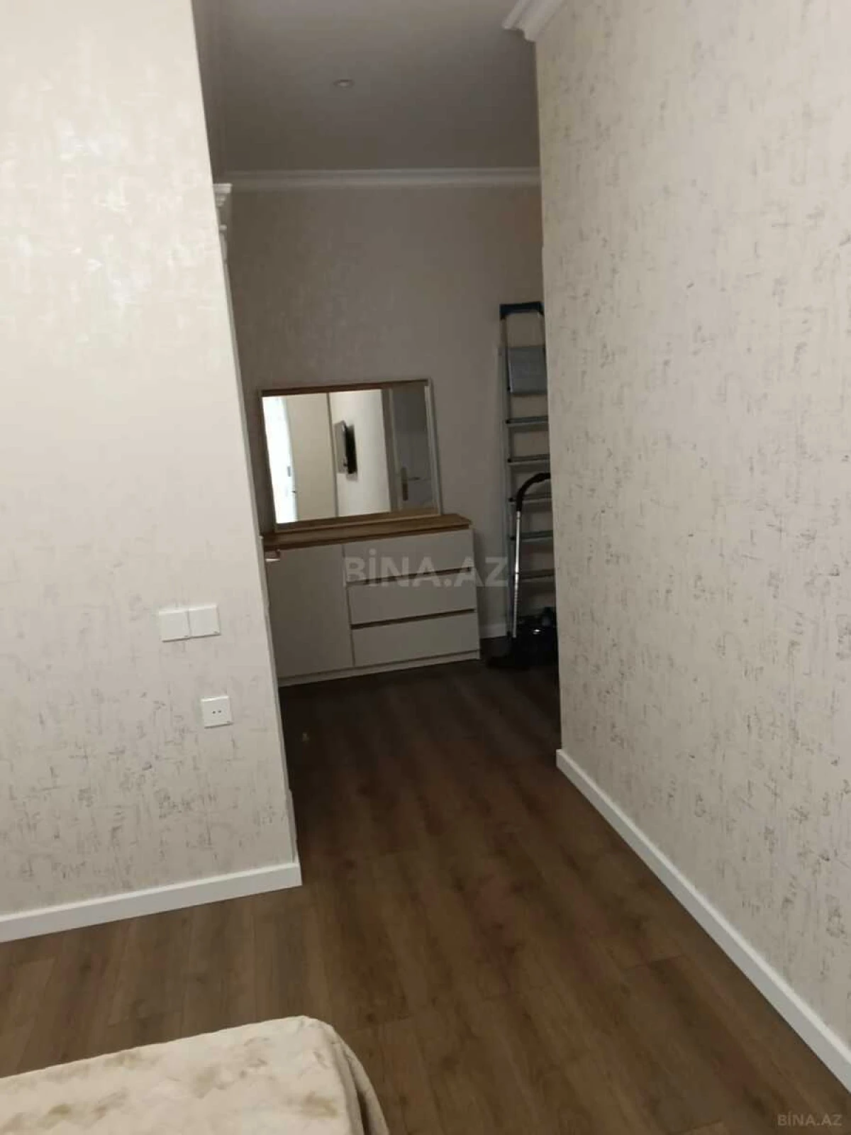 Kirayə verilir 2 otaqlı mənzil 100 m²