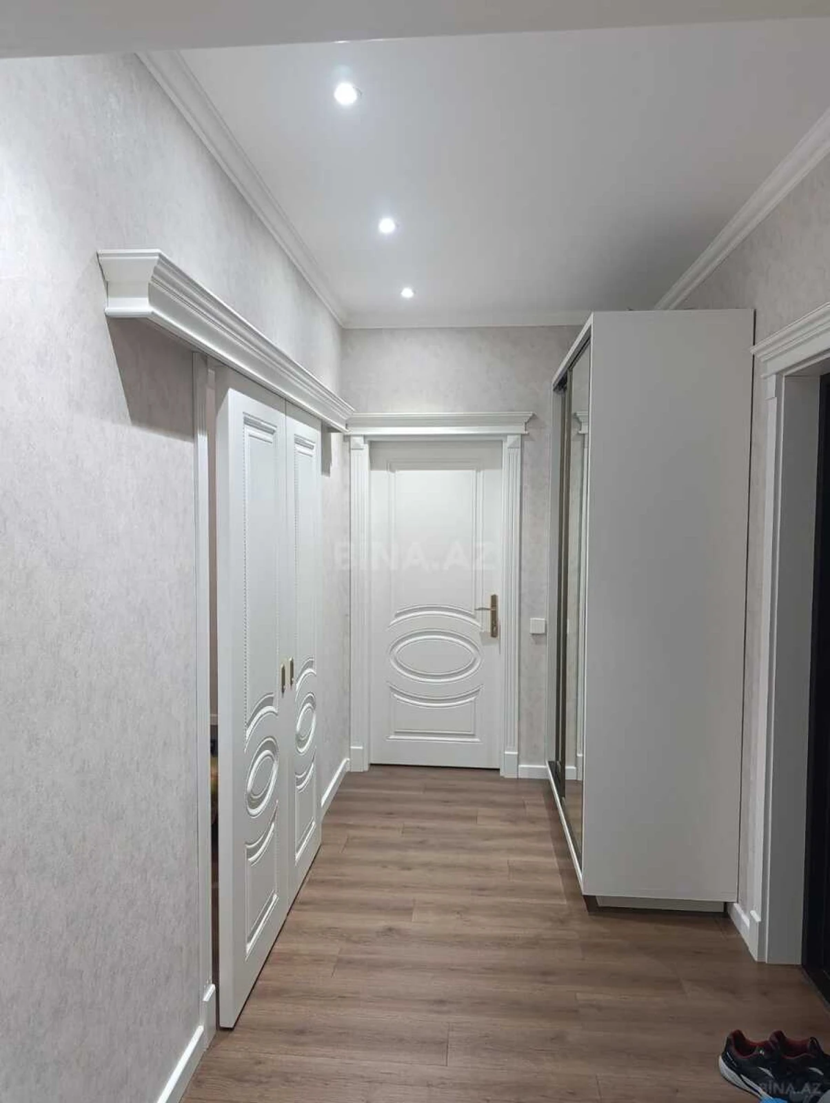 Kirayə verilir 2 otaqlı mənzil 100 m²