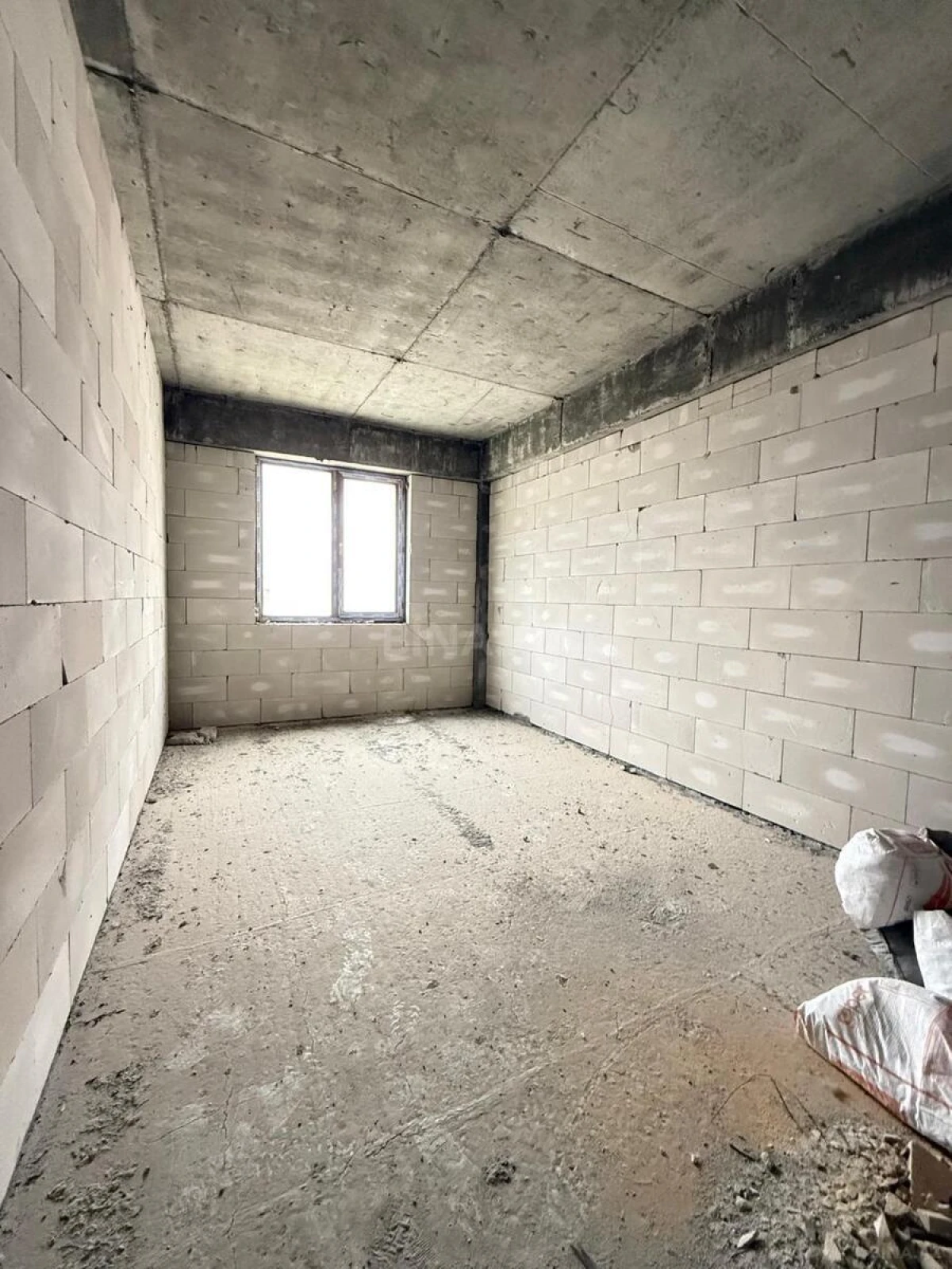 Satılır 3 otaqlı mənzil 140 m²