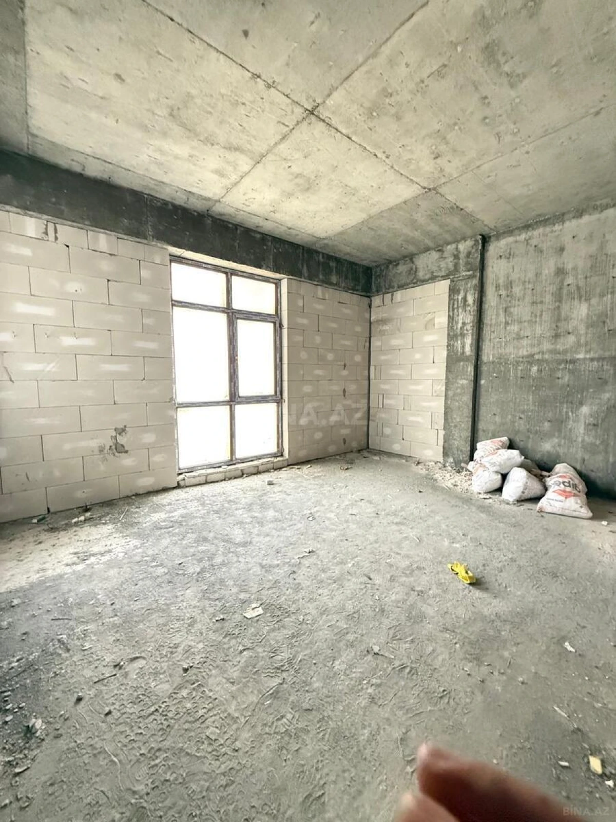 Satılır 3 otaqlı mənzil 140 m²