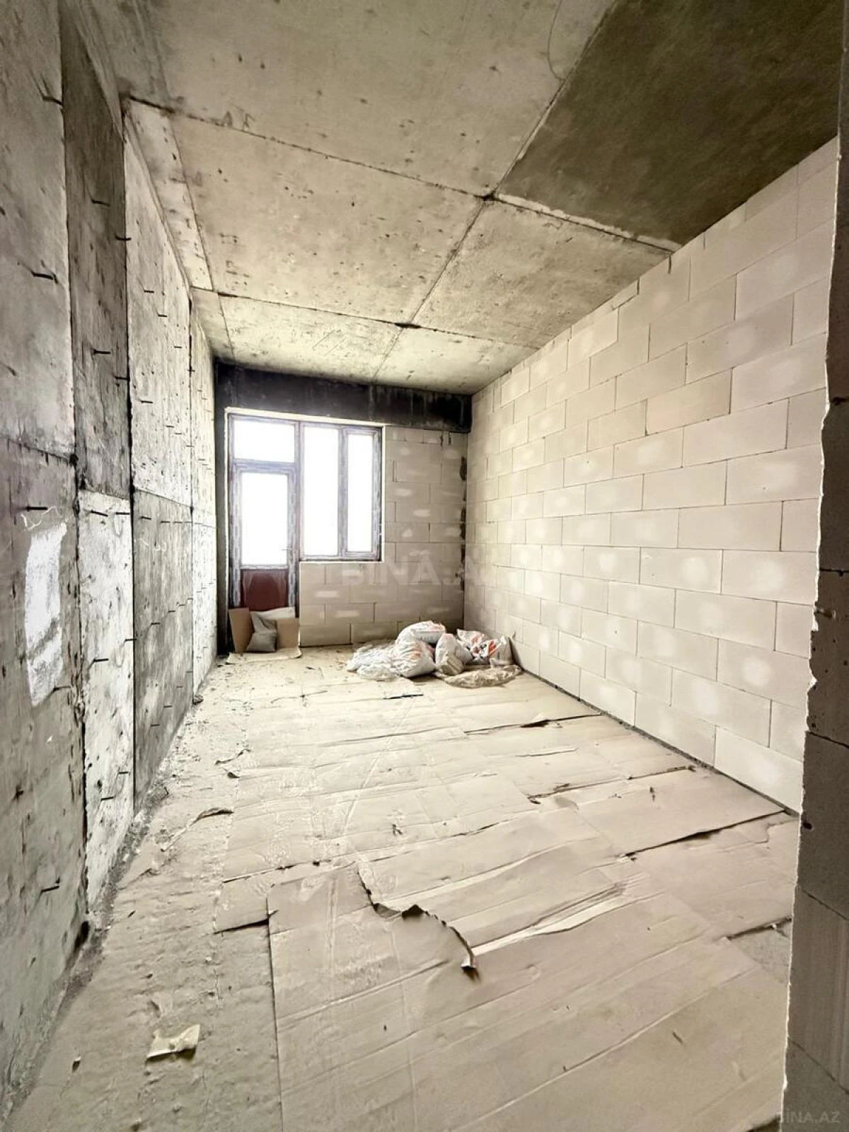 Satılır 3 otaqlı mənzil 140 m²