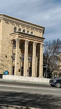 Kirayə verilir 3 otaqlı mənzil 88 m² — Bakı, Memar Əcəmi yanı 3 otaq 88.00 m²