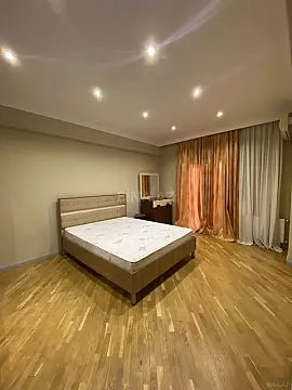Kirayə verilir 3 otaqlı mənzil 145 m²