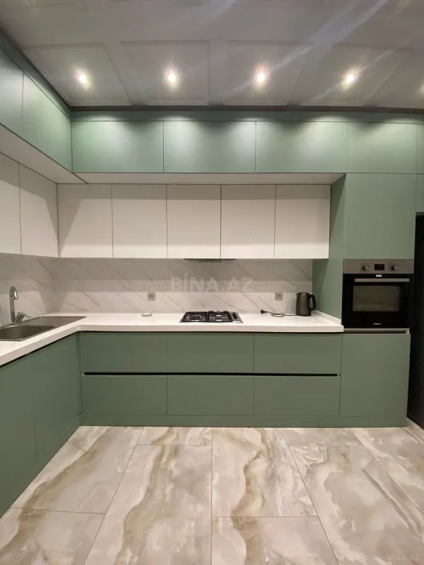 Kirayə verilir 3 otaqlı mənzil 145 m²