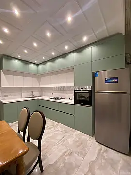 Kirayə verilir 3 otaqlı mənzil 145 m²