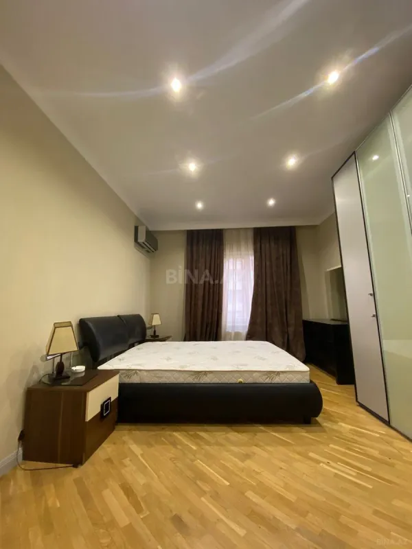 Kirayə verilir 3 otaqlı mənzil 145 m²