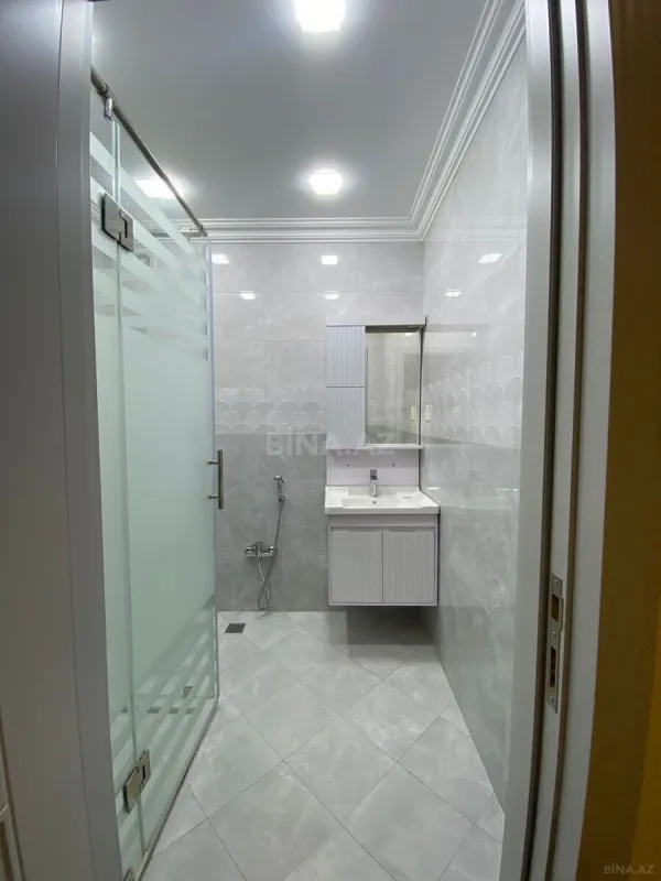 Kirayə verilir 3 otaqlı mənzil 145 m²